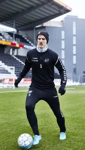 Player training in pants