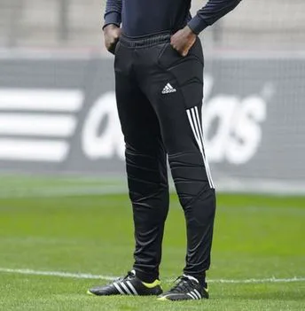 Fitting soccer pant