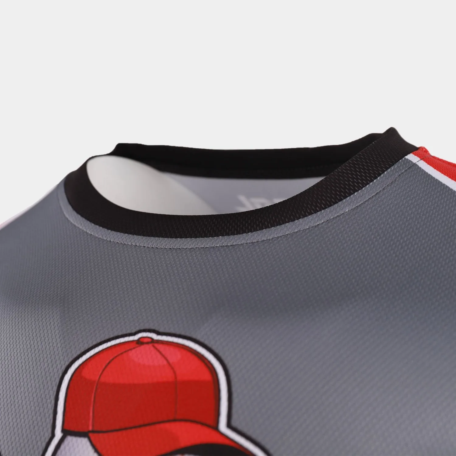 Kragendetails auf einem benutzerdefinierten Baseball-Tee
