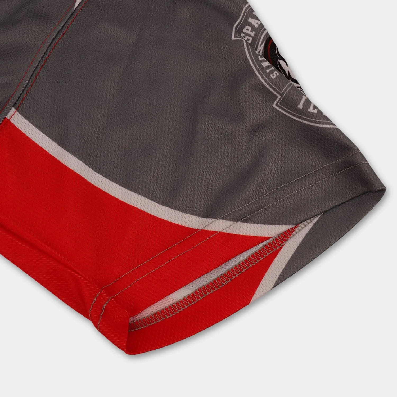 Manschette Detail auf einem benutzerdefinierten Baseball-Tee