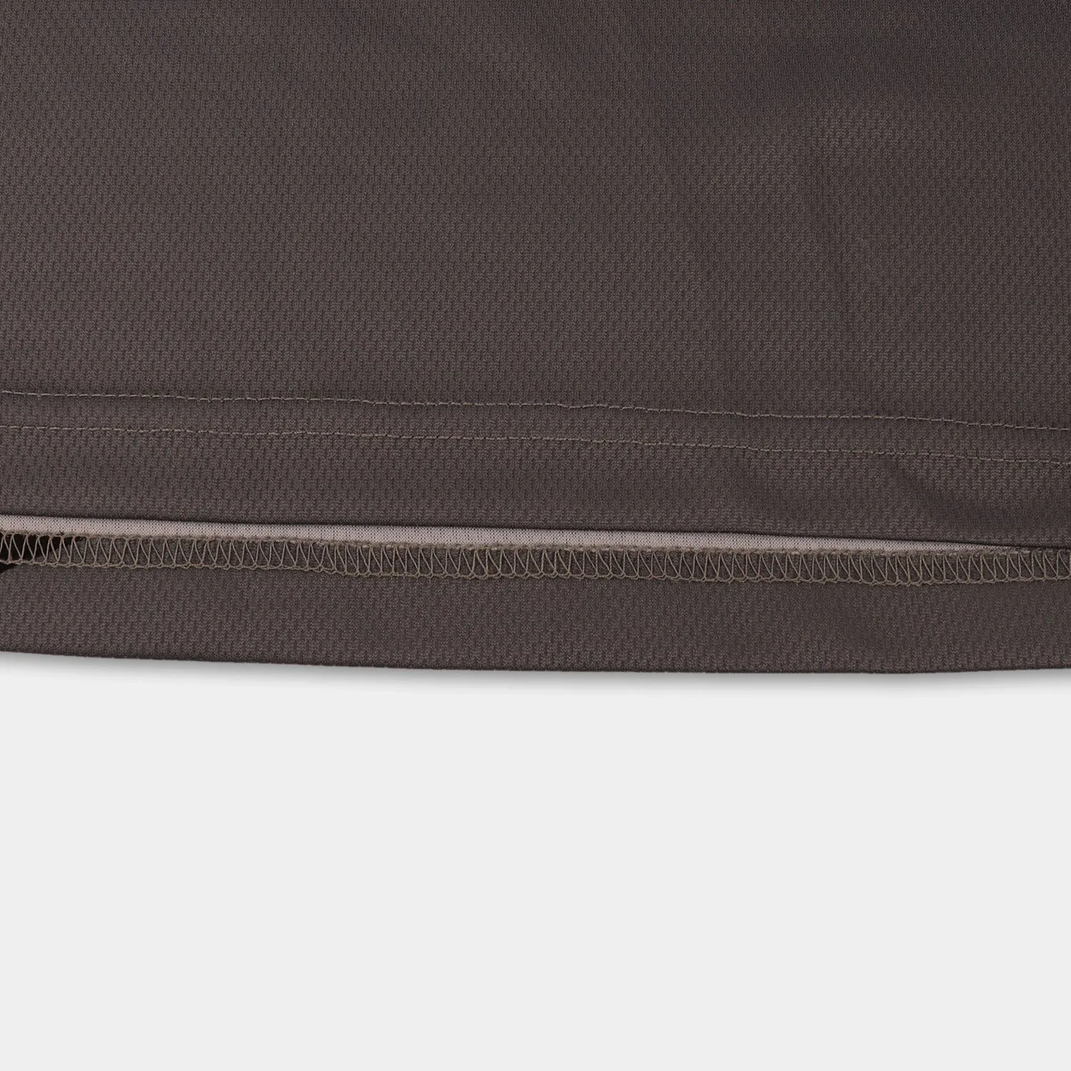 Lower Hem auf einem Custom Baseball Tee